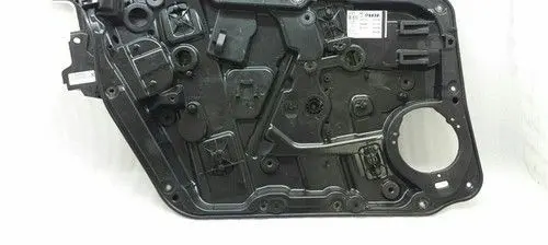 Mercedes-Benz GLA W156 X156 Front door electric window regulator A1767206500