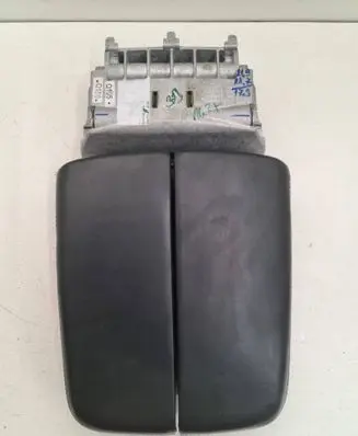 Audi Q7 4M Armrest 4M0864207B