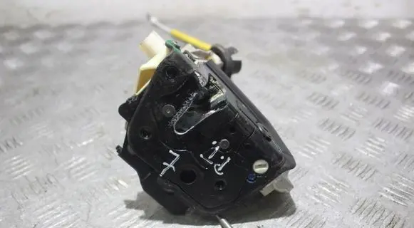 Audi A4 S4 B7 8E 8H Rear door lock