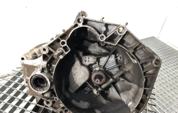 Manual 5 speed gearbox