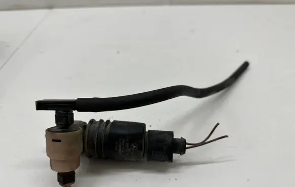 Mercedes-Benz E W212 Windscreen/windshield washer pump A2048660221