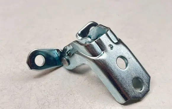Nissan Almera N16 Rear glass lock/latch Q777 824211KA0A