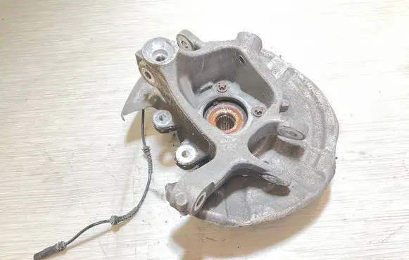 Rear wheel hub