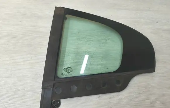Volvo S60 Rear vent window glass 43R001565