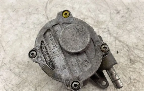 Mercedes-Benz E W211 Vacuum pump A6422300165