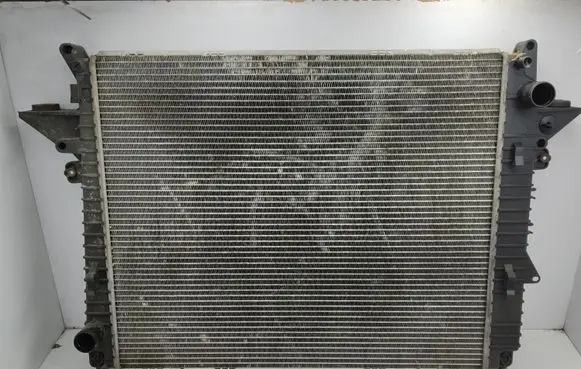 Land Rover Discovery 3 - LR3 Coolant radiator