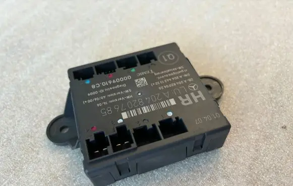Mercedes-Benz C W204 Other control units/modules A2048200626 A2048207685 A2044421332