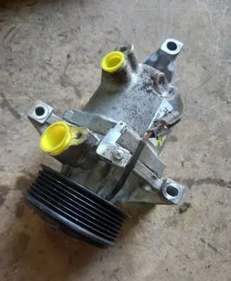 Renault Sandero I Air conditioning (A/C) compressor (pump) 926008469R