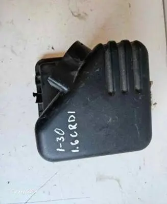 Hyundai i30 Air filter box cover 281112H200