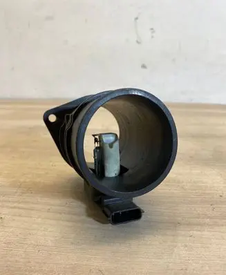Nissan Note (E11) Mass air flow meter 5wk97007 8200358901