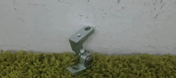 Volkswagen Touran I Front door upper hinge 6q0831402c
