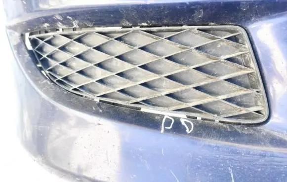 Mazda 3 I Front bumper lower grill