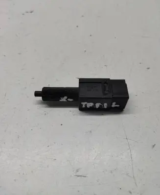 Nissan X-Trail T30 Brake pedal sensor switch 