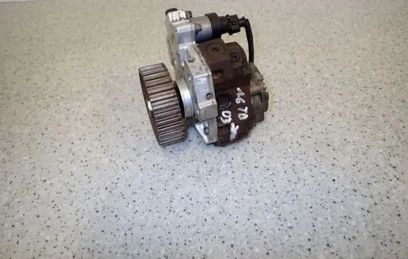 Mazda 3 I Fuel injection high pressure pump 
