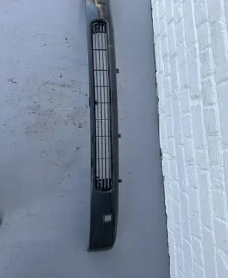 Volkswagen Multivan T4 Front bumper upper radiator grill 7D0853654