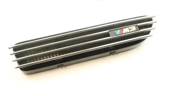 BMW M3 Fender grill 2694608