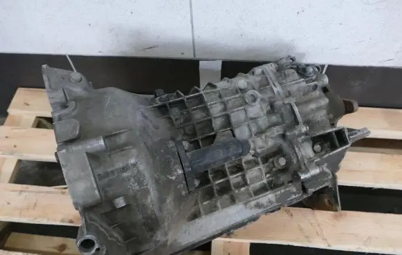 BMW 7 E32 Manual 5 speed gearbox 1221327