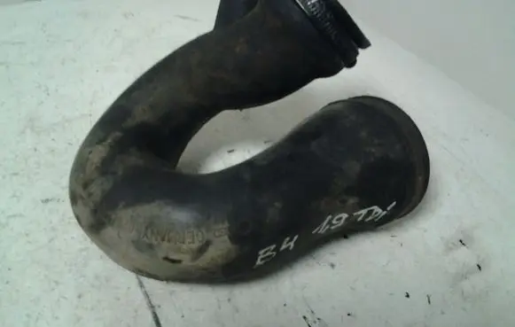 Audi A4 S4 B5 8D Intercooler hose/pipe 028129627D