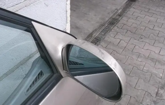 KIA Sedona Front door electric wing mirror