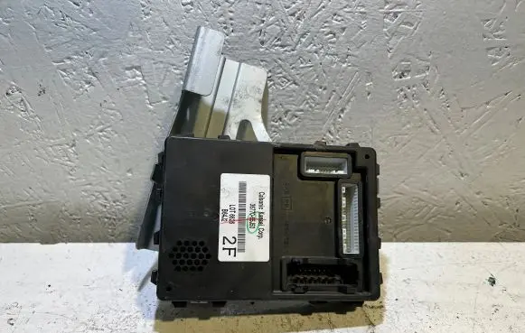 Suzuki Grand Vitara II Other control units/modules 3677065J50 B64J2 L0T6626