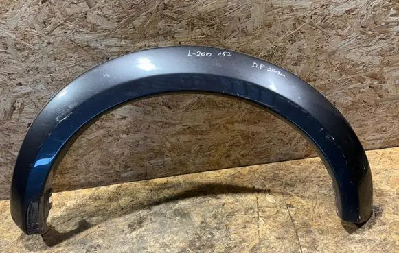 Mitsubishi L200 Front arch trim 7407A152