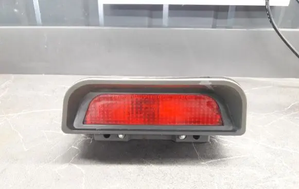 KIA Sportage Third/center stoplight