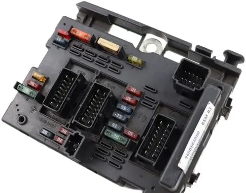 Peugeot 206 Fuse module 9650664080 33036448