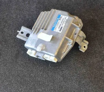 Toyota Corolla E120 E130 Power steering control unit/module 8965002020
