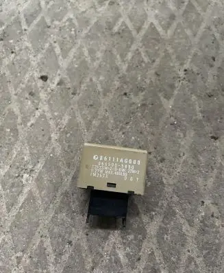 Subaru Outback Hazard warning light relay 86111AG000 0665005480