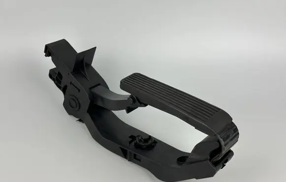 Mercedes-Benz E W211 Accelerator throttle pedal A2113000604 A2113010001