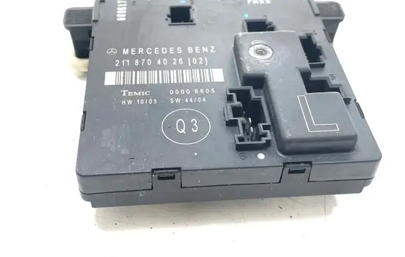 Mercedes-Benz E W211 Door control unit/module 2118704026 00006805