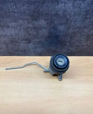 Audi A6 S6 C4 4A Tailgate exterior lock A9862022