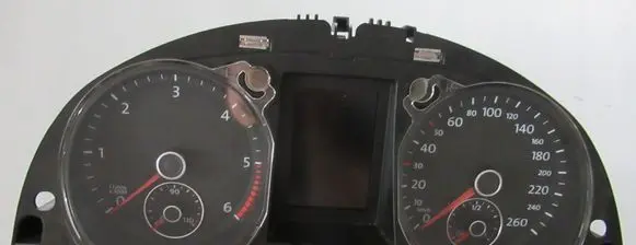 Volkswagen PASSAT B6 Speedometer (instrument cluster) 3C920872B