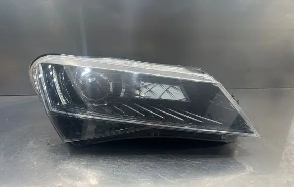 Skoda Superb B8 (3V) Headlight/headlamp 3V1941016A 1ZS01193922