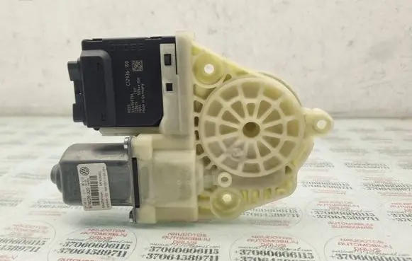 Volkswagen PASSAT B7 Rear door window regulator motor 3AA959794 3AA959704A