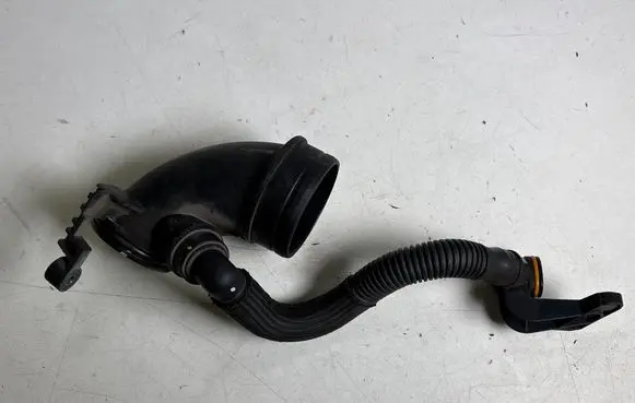 Audi A3 S3 8V Turbo air intake inlet pipe/hose 5Q0129635