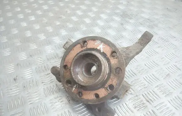 Opel Zafira A Front wheel hub spindle knuckle