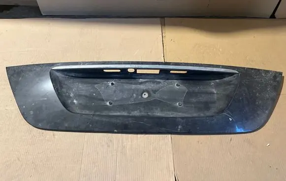 Mercedes-Benz E AMG W211 Tailgate trim 2117500037