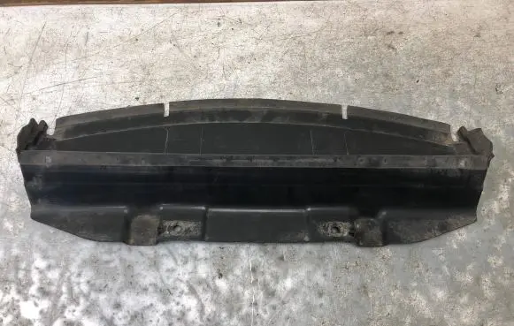 BMW 1 E81 E87 Radiator trim 7128502