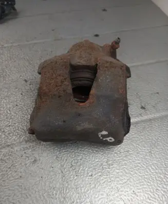 Volkswagen Golf IV Front brake caliper