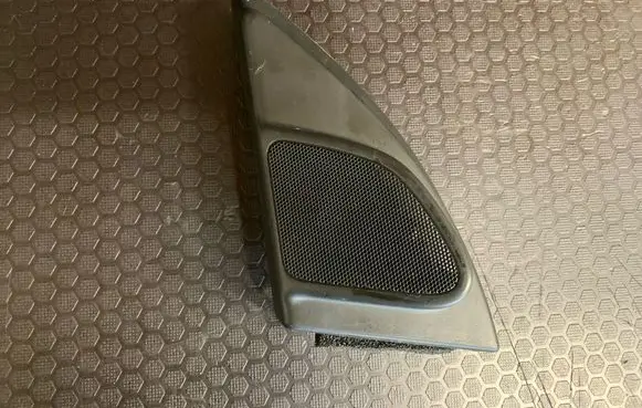 Volvo XC60 Front door high frequency speaker 30781067 M5XUG 10W49