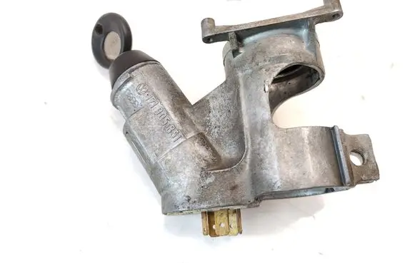 Volkswagen Polo II 86C 2F Ignition lock 171905851