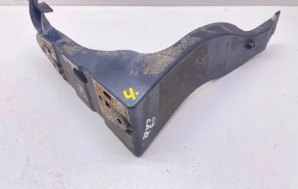 Audi A4 S4 B6 8E 8H Front bumper mounting bracket 8E0821138B