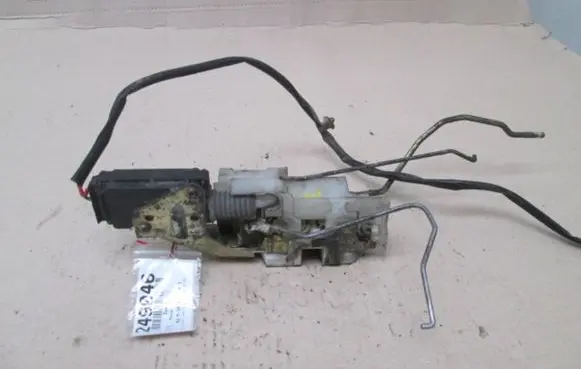 Mazda 323 F Front door lock