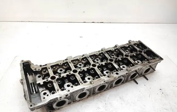 BMW 5 F10 F11 Engine head 7800003
