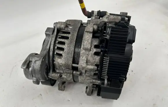 Audi Q3 F3 Generator/alternator 05E903018F