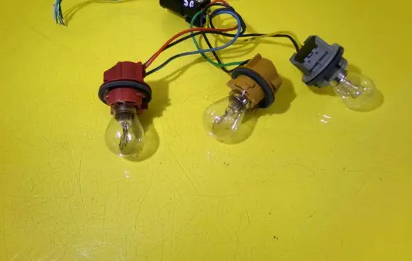 Toyota Corolla E110 Tail light bulb cover holder