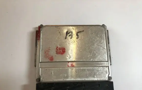 Volvo S60 Engine control unit/module 08675760A 0261207712