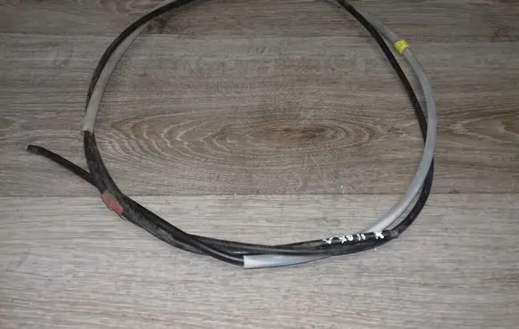 Volvo V70 Engine bonnet/hood lock release cable 