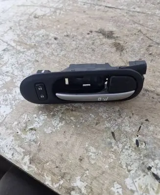 Mazda CX-7 Front door interior handle 